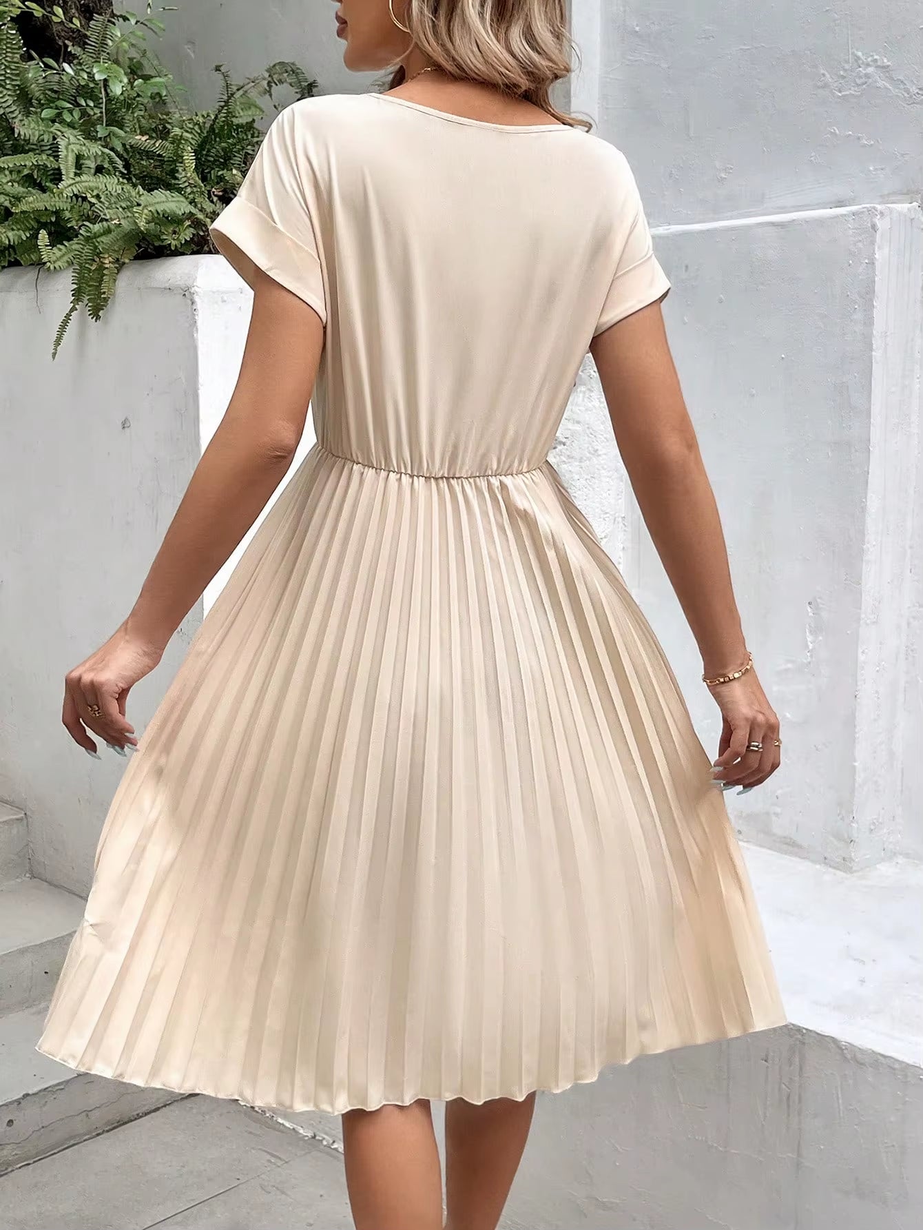 Cross Border European and American Women'S Fashionable and Elegant Ruffled Sleeve Pleated Dress