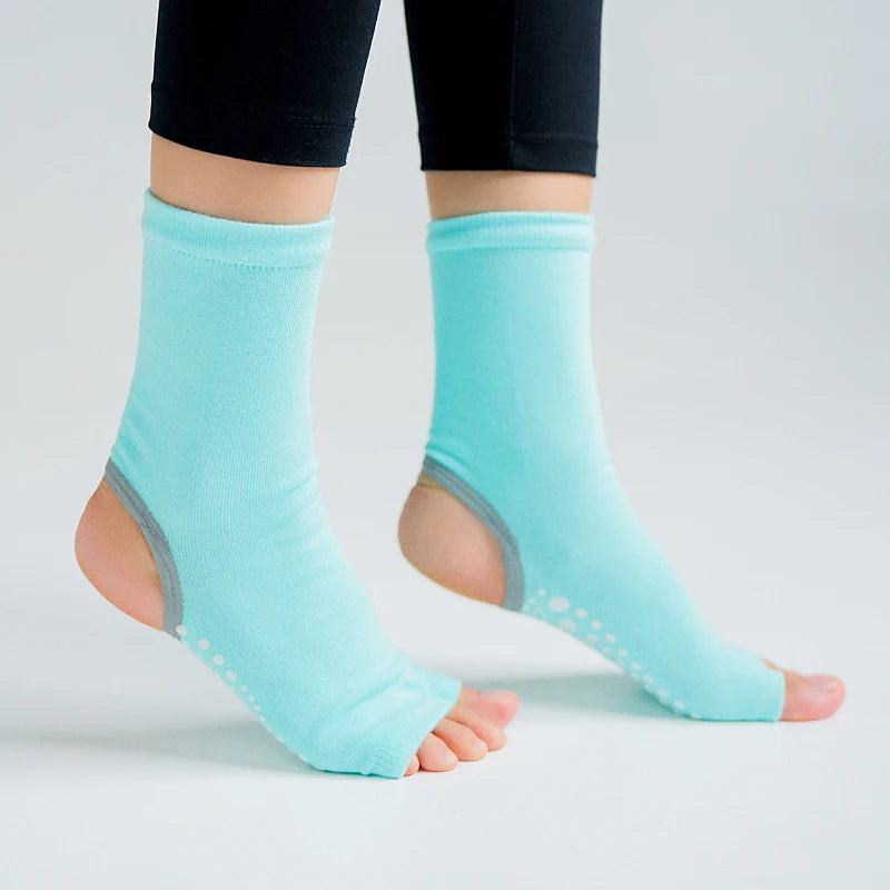 Hot Two Toe Yoga Socks Silicone Non Slip Quick-Dry Pilates Sock Foot Heel Cotton Ventilation Ballet Dance Sock for Women Fitnes