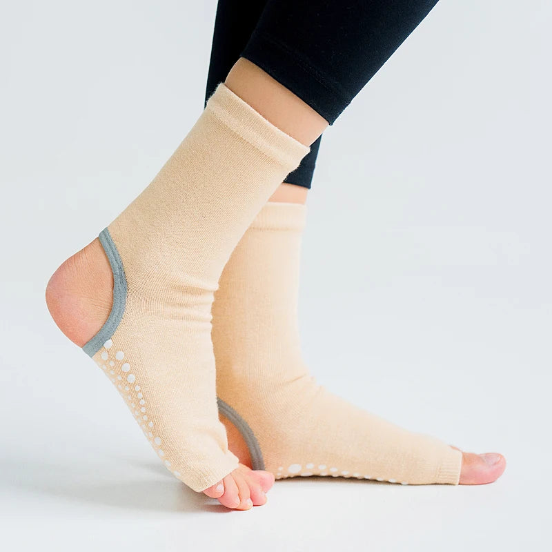 Hot Two Toe Yoga Socks Silicone Non Slip Quick-Dry Pilates Sock Foot Heel Cotton Ventilation Ballet Dance Sock for Women Fitnes
