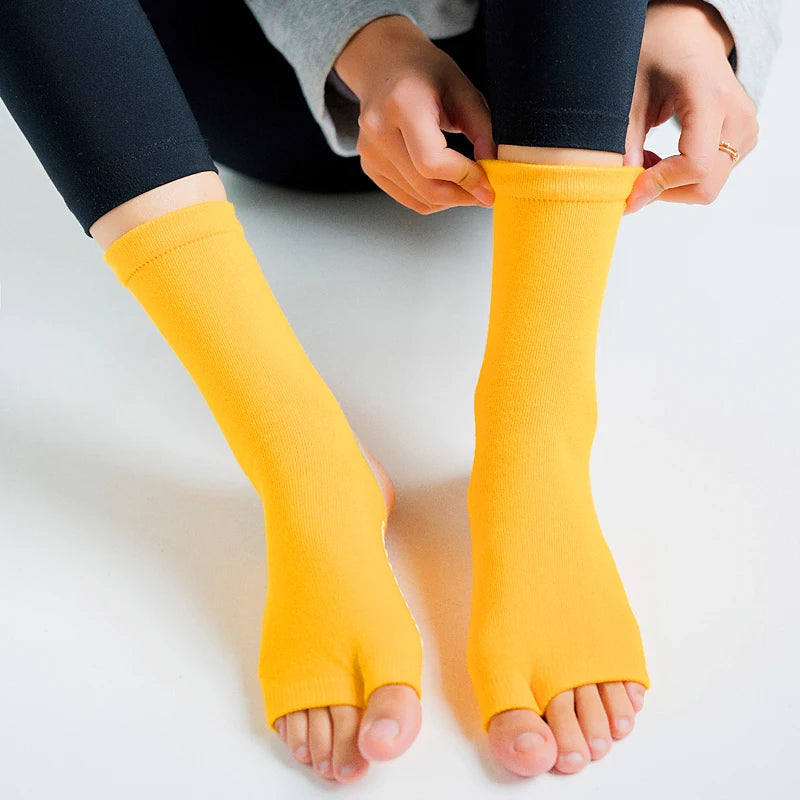 Hot Two Toe Yoga Socks Silicone Non Slip Quick-Dry Pilates Sock Foot Heel Cotton Ventilation Ballet Dance Sock for Women Fitnes