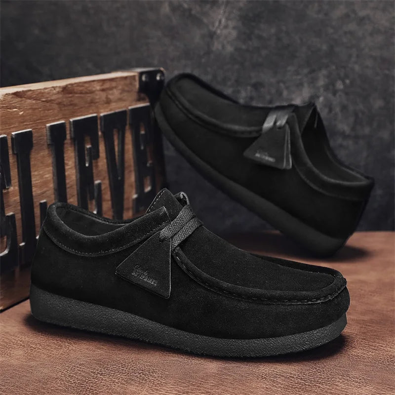 Men's Lightweight Casual Shoes One pair of men's spring/summer outdoor casual running shoes Sizes 39 to 47