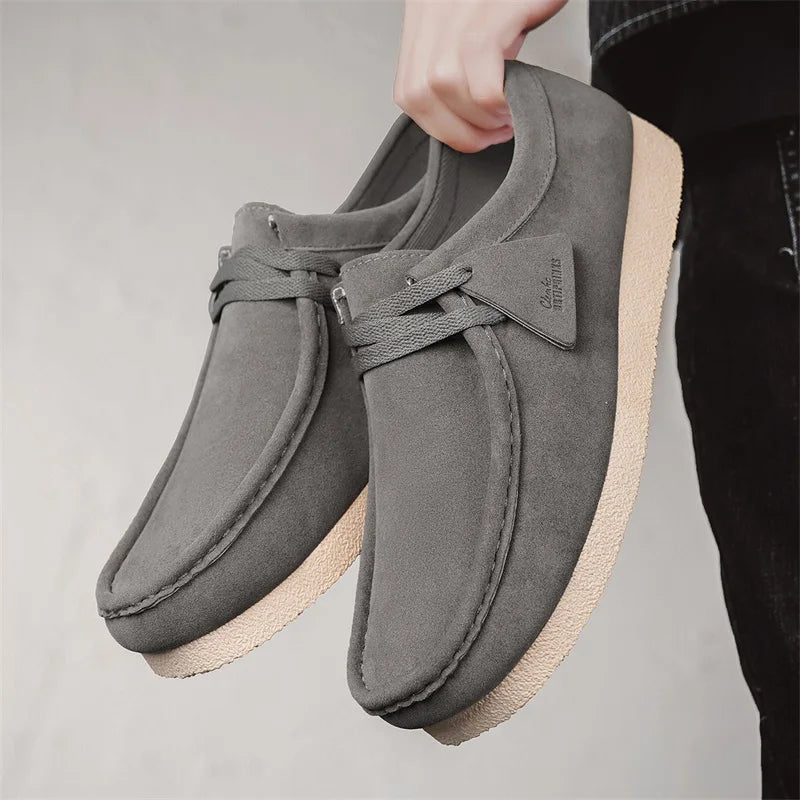 Men's Lightweight Casual Shoes One pair of men's spring/summer outdoor casual running shoes Sizes 39 to 47