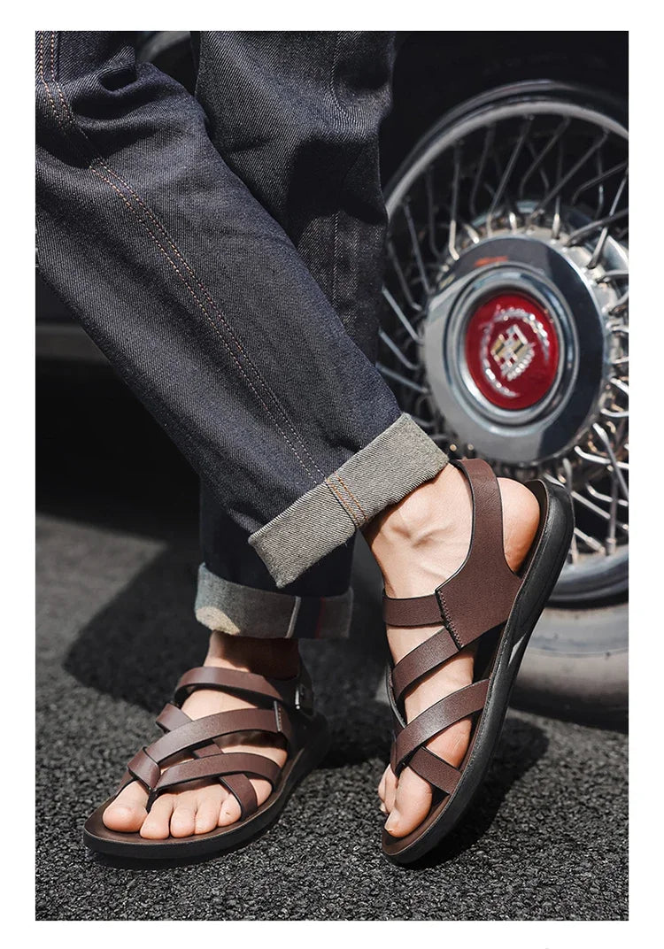 Fashion New Men Gladiators Black Buckle Strap Patent Leather Casual Shoes Summer Rome Breathable Beach Sandals Outdoor Slippers