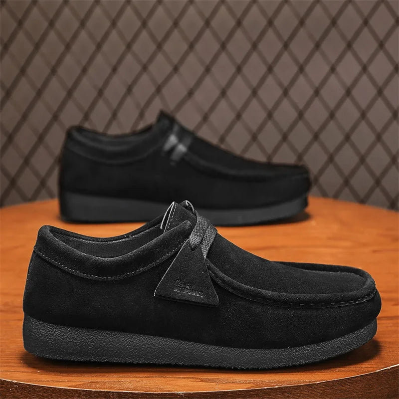 Men's Lightweight Casual Shoes One pair of men's spring/summer outdoor casual running shoes Sizes 39 to 47