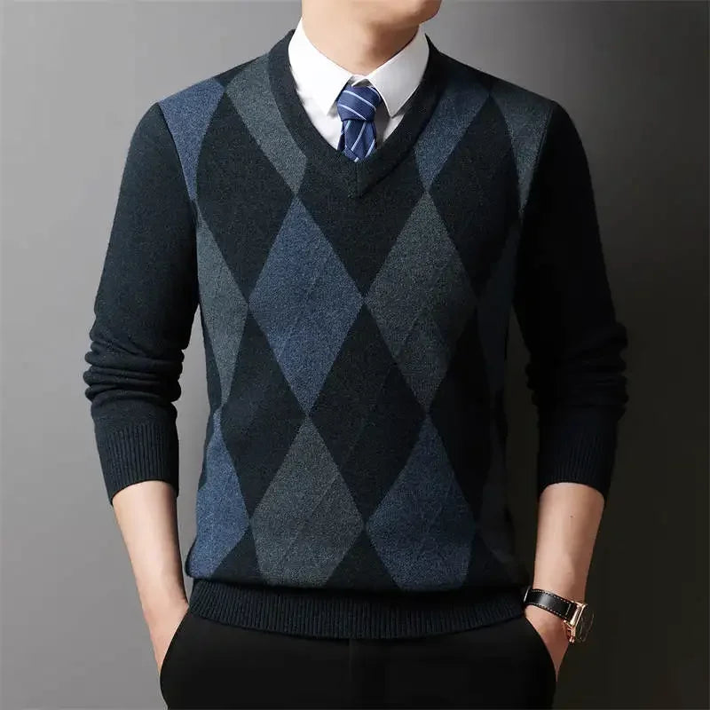 Winter Warm New Men's Plaid V-neck Long Sleeved Sweater Knitted Sweater Fashion Casual Versatile Top