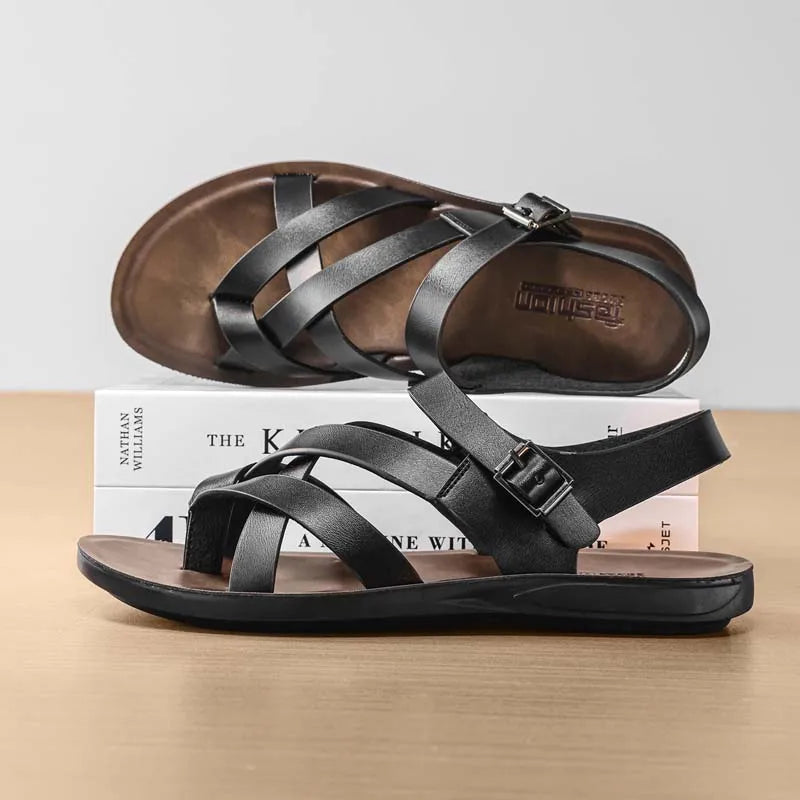 Fashion New Men Gladiators Black Buckle Strap Patent Leather Casual Shoes Summer Rome Breathable Beach Sandals Outdoor Slippers
