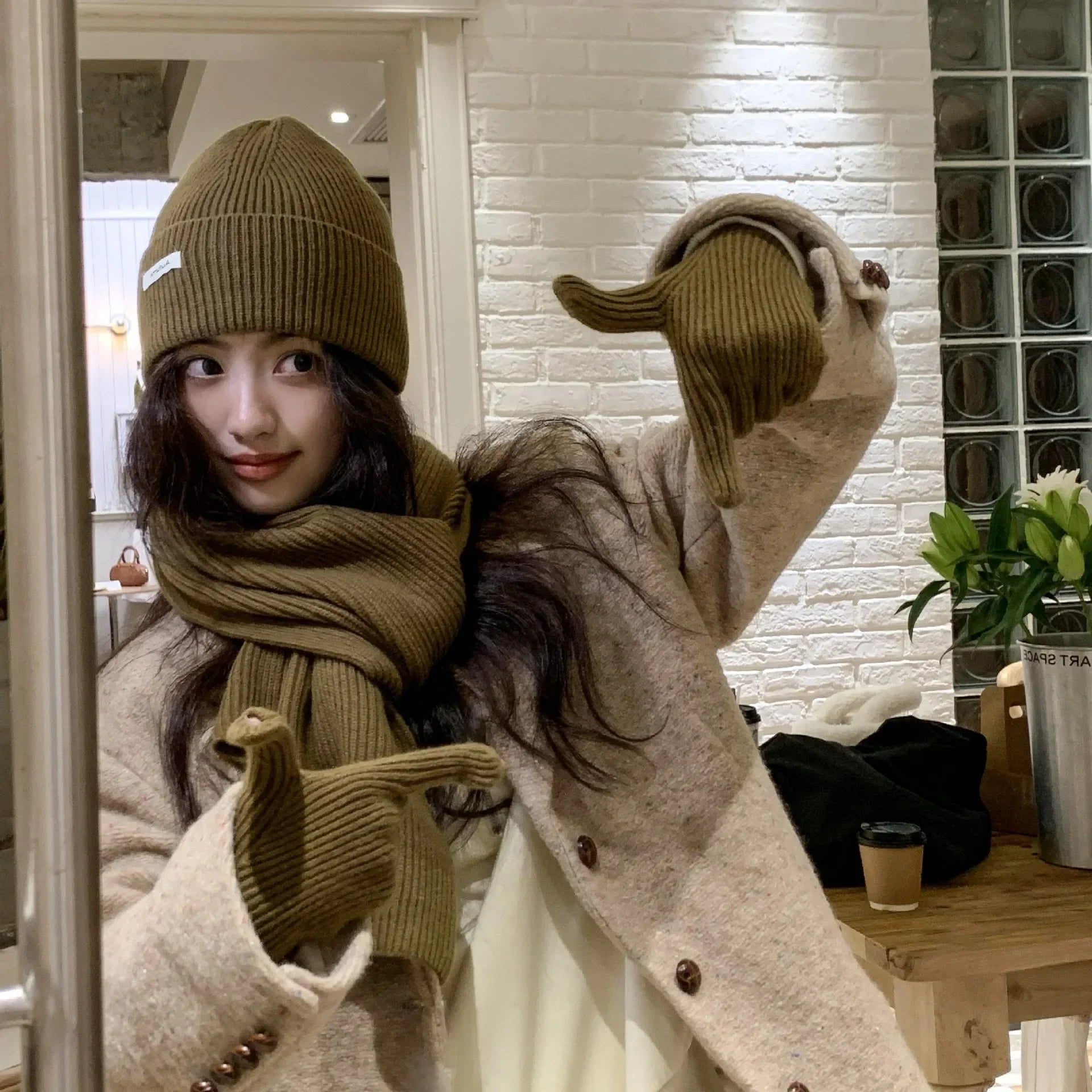 Solid Color Touch Screen Gloves Women Korean Autumn Winter Warm Knitted Three-piece Set Scarves Gloves Hat Women's Glove Sets