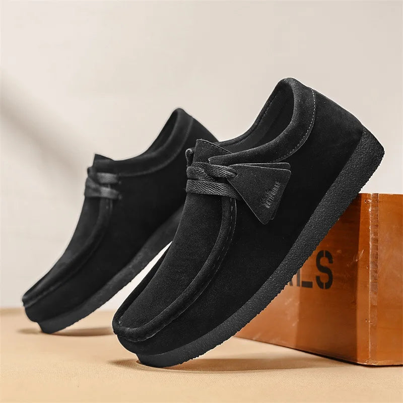 Men's Lightweight Casual Shoes One pair of men's spring/summer outdoor casual running shoes Sizes 39 to 47