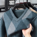 Winter Warm New Men's Plaid V-neck Long Sleeved Sweater Knitted Sweater Fashion Casual Versatile Top
