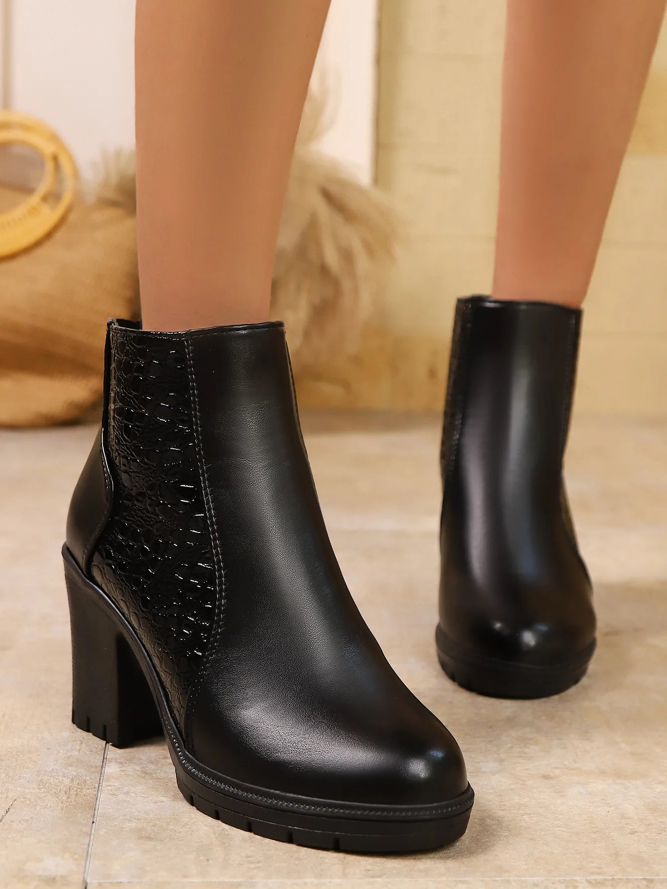 Women's New Ankle Boots 2025 Autumn Thick Heel High-heeled Short Boots with Zipper Splicing Plus Size Fashion Short Boots