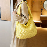 Women Large Capacity Quilted Tote Bag Winter Warm Lightweight Down Cotton Padded Plaid Shoulder Bags Underarm Bags Puffy Handbag