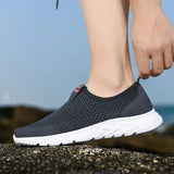 2026 New Shoes Men Loafers Light Walking Breathable Summer Comfortable Casual Shoes Men Sneakers Zapatillas Hombre Plus