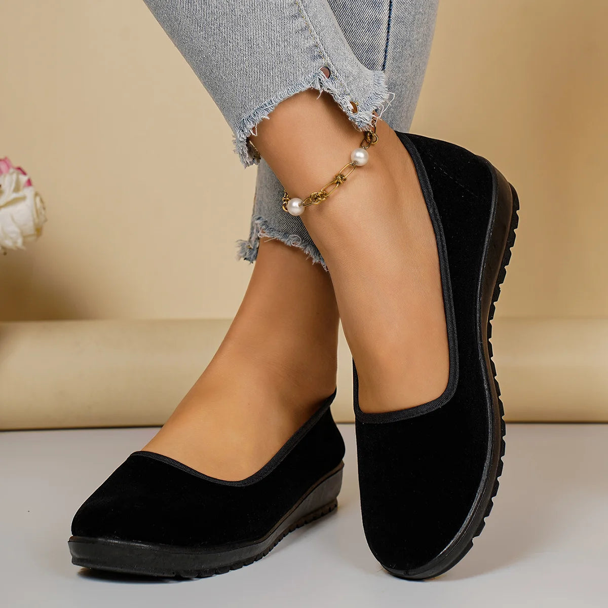 Women's Spring Comfortable and Durable Solid Color Versatile Lightweight Soft Bottom Casual Fashion One Step Sneakers