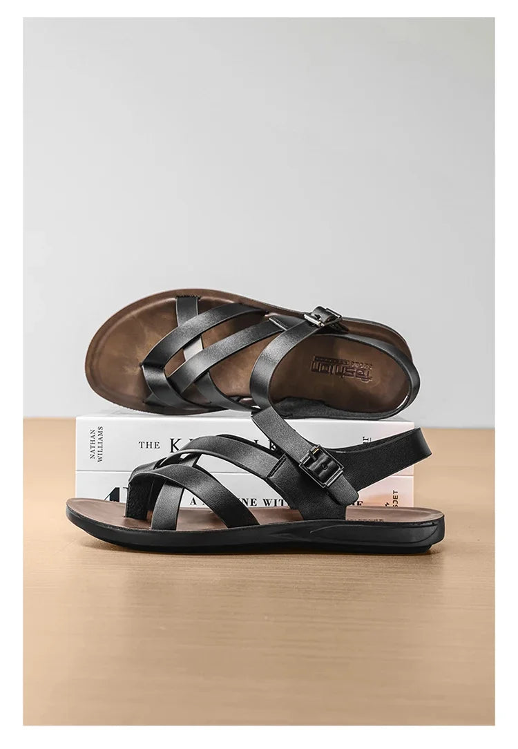 Fashion New Men Gladiators Black Buckle Strap Patent Leather Casual Shoes Summer Rome Breathable Beach Sandals Outdoor Slippers