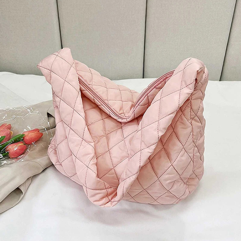 Women Large Capacity Quilted Tote Bag Winter Warm Lightweight Down Cotton Padded Plaid Shoulder Bags Underarm Bags Puffy Handbag