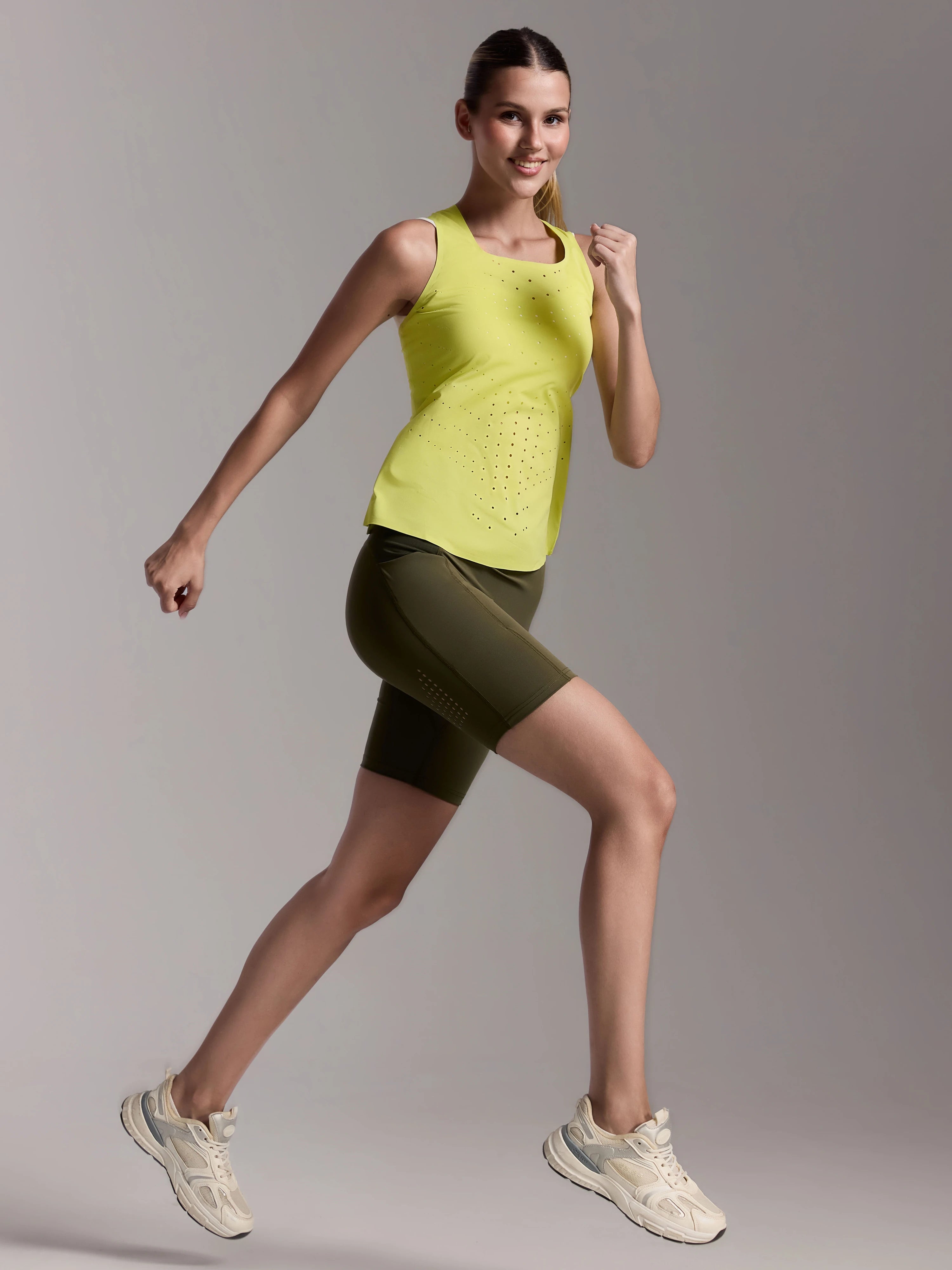Womens Running Vests Lightweight Tops Marathon Outdoor Sports Fitness Hole Vest Sleeveless Shirts Clothing Quick Dry Breathable