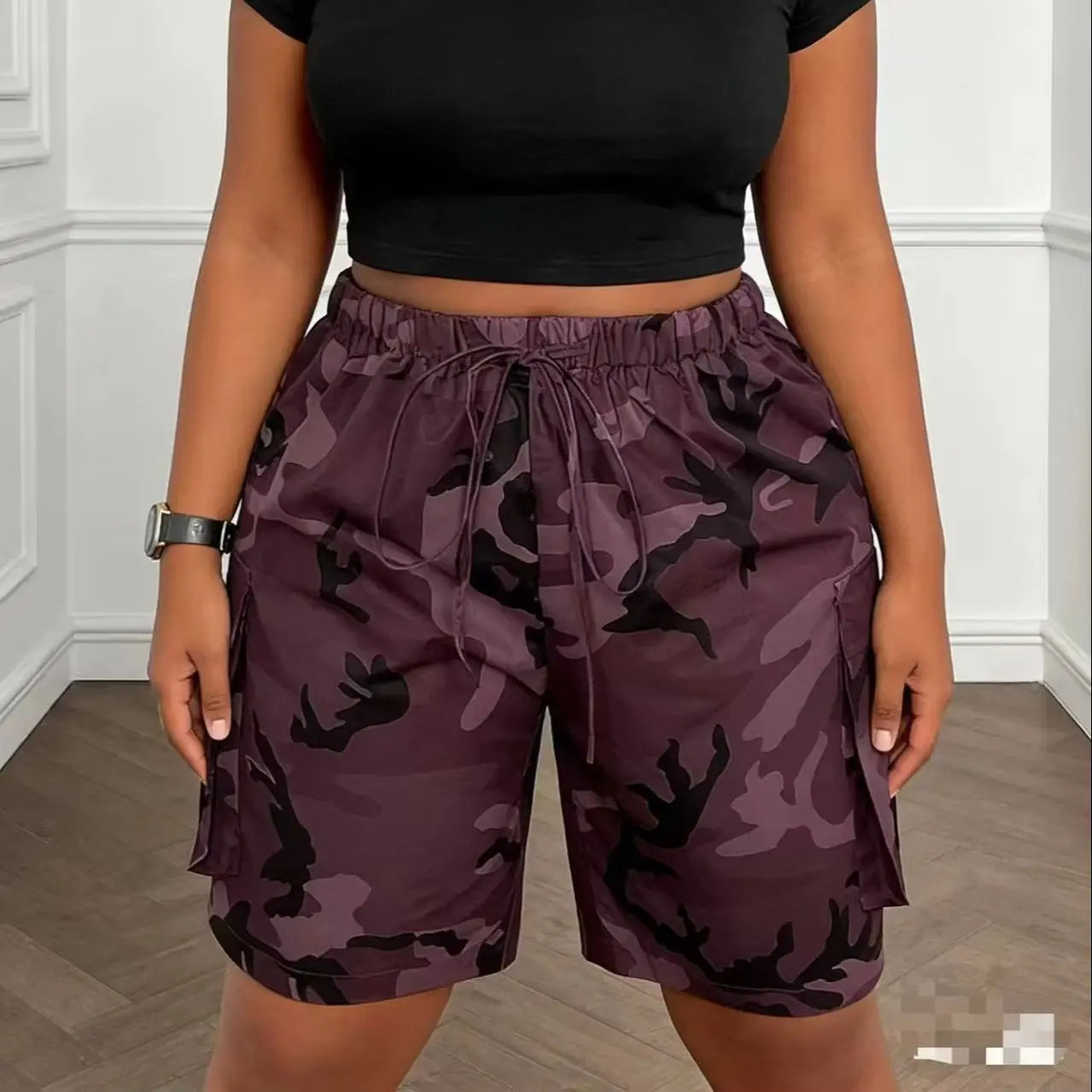 Plus size women's camouflage drawstring cargo shorts; high waist loose big pocket knee-length shorts; hot girl street style knee-length shorts