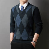Winter Warm New Men's Plaid V-neck Long Sleeved Sweater Knitted Sweater Fashion Casual Versatile Top