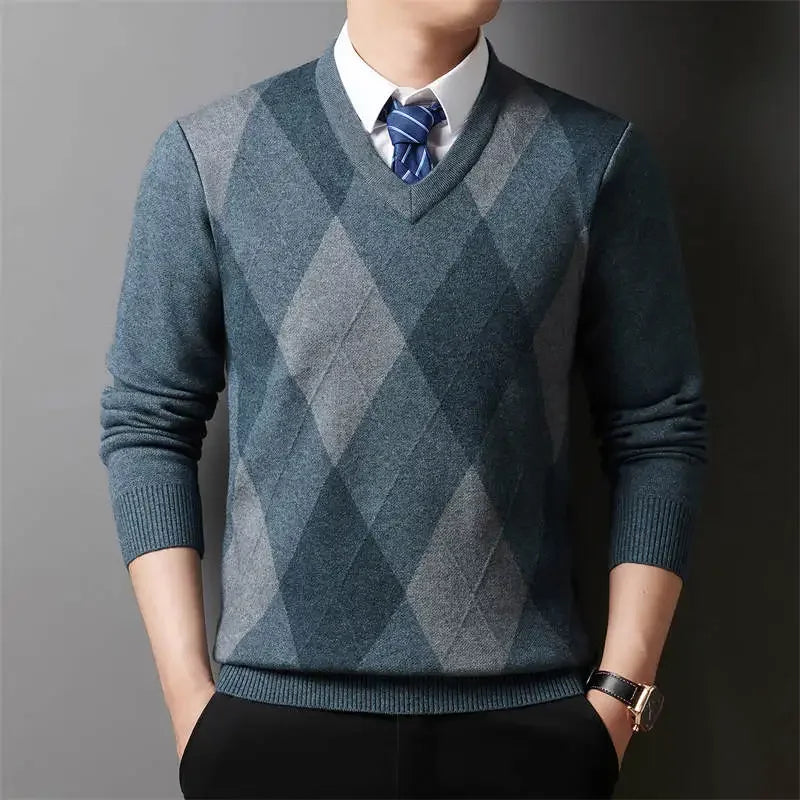 Winter Warm New Men's Plaid V-neck Long Sleeved Sweater Knitted Sweater Fashion Casual Versatile Top