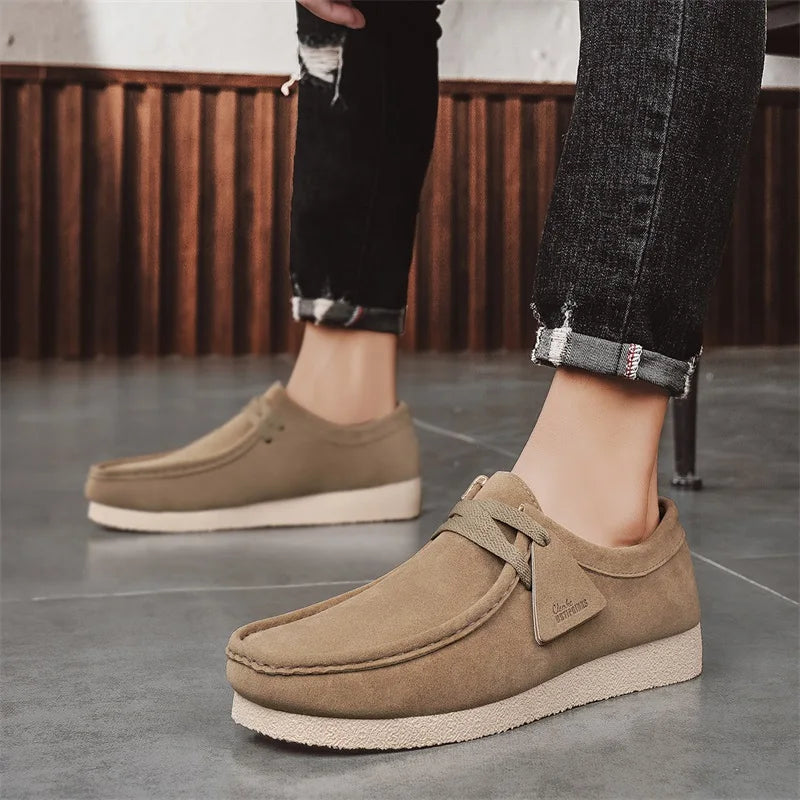 Men's Lightweight Casual Shoes One pair of men's spring/summer outdoor casual running shoes Sizes 39 to 47
