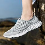 2026 New Shoes Men Loafers Light Walking Breathable Summer Comfortable Casual Shoes Men Sneakers Zapatillas Hombre Plus