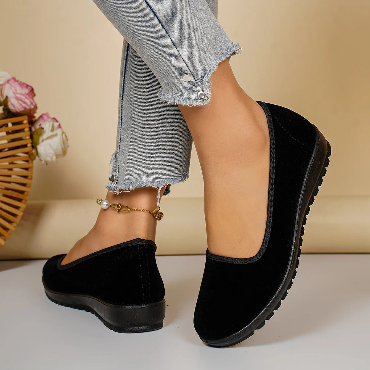 Women's Spring Comfortable and Durable Solid Color Versatile Lightweight Soft Bottom Casual Fashion One Step Sneakers