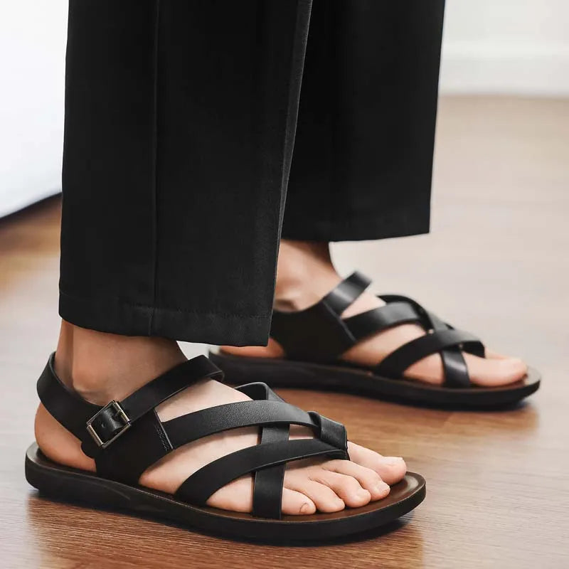 Fashion New Men Gladiators Black Buckle Strap Patent Leather Casual Shoes Summer Rome Breathable Beach Sandals Outdoor Slippers