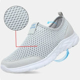 2026 New Shoes Men Loafers Light Walking Breathable Summer Comfortable Casual Shoes Men Sneakers Zapatillas Hombre Plus