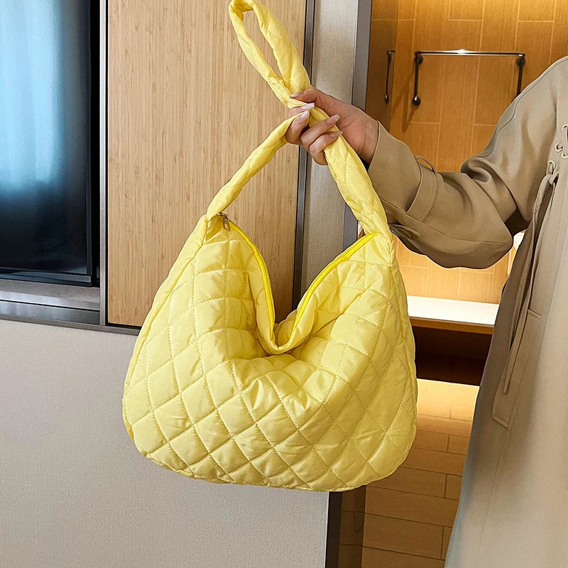 Women Large Capacity Quilted Tote Bag Winter Warm Lightweight Down Cotton Padded Plaid Shoulder Bags Underarm Bags Puffy Handbag