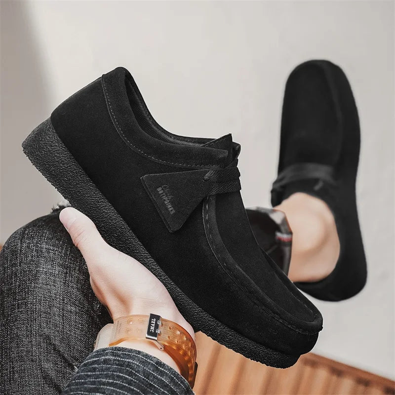 Men's Lightweight Casual Shoes One pair of men's spring/summer outdoor casual running shoes Sizes 39 to 47