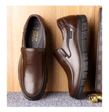 Summer New Men Leather Shoes soft soled Casual Flat Shoes Outdoor Walking shoes Comfort fashion soft leather shoes Loafers