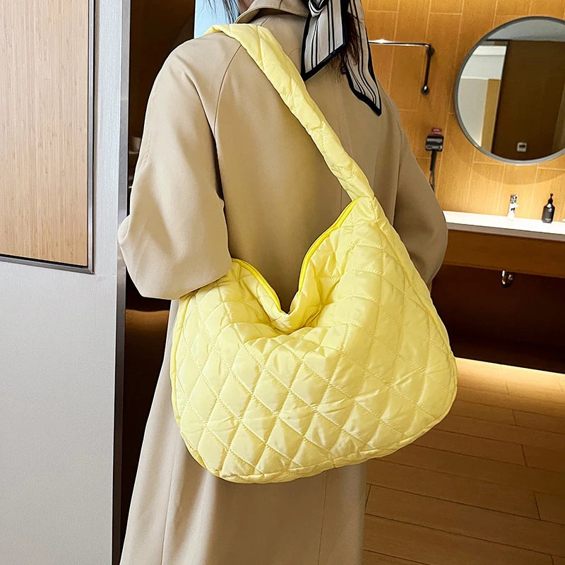 Women Large Capacity Quilted Tote Bag Winter Warm Lightweight Down Cotton Padded Plaid Shoulder Bags Underarm Bags Puffy Handbag