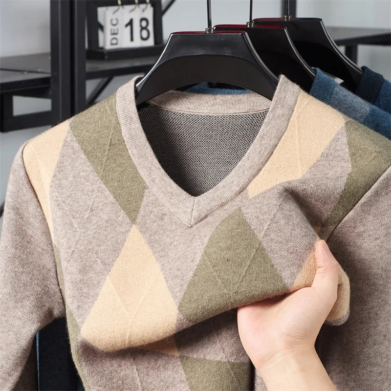 Winter Warm New Men's Plaid V-neck Long Sleeved Sweater Knitted Sweater Fashion Casual Versatile Top