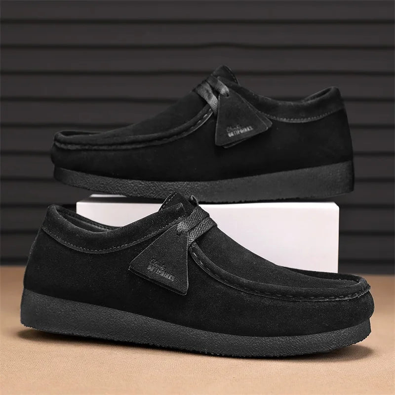 Men's Lightweight Casual Shoes One pair of men's spring/summer outdoor casual running shoes Sizes 39 to 47