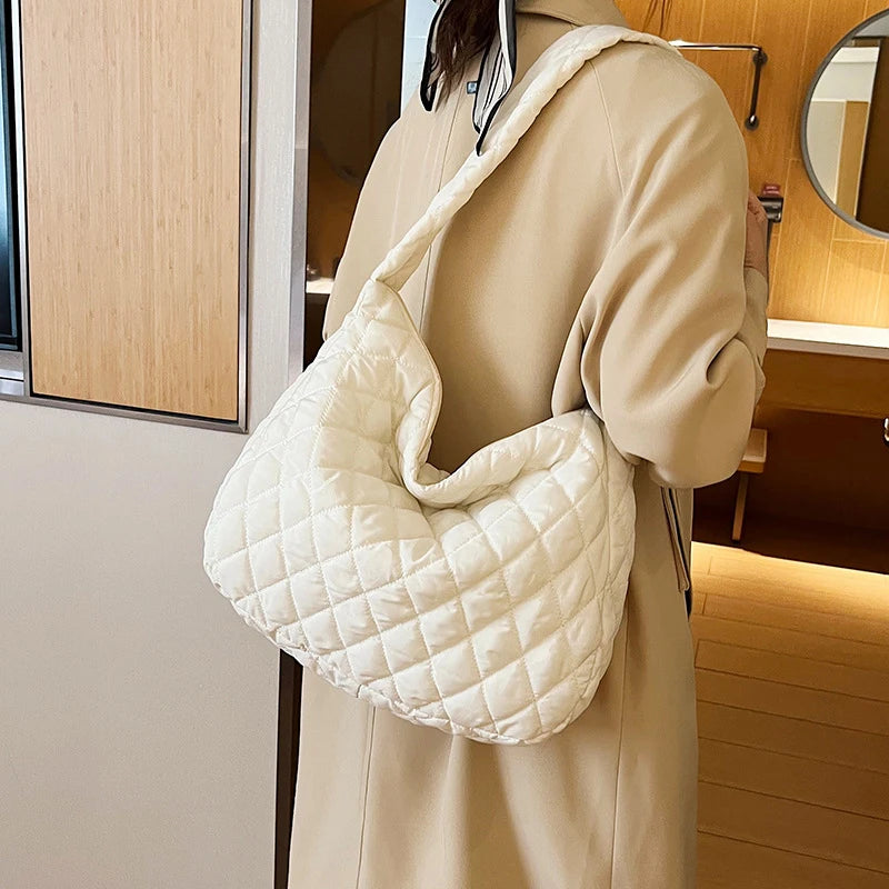 Women Large Capacity Quilted Tote Bag Winter Warm Lightweight Down Cotton Padded Plaid Shoulder Bags Underarm Bags Puffy Handbag