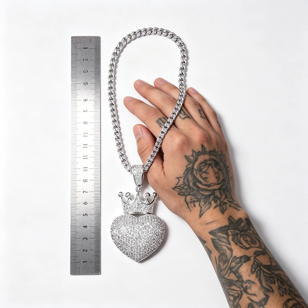 Bling Crown Love Heart Charm Rhinestone Heart Crown Jewelry For Men Women Trendy Rap Accessory Romantic Lovers Fine Jewelry Gifts for Girl Boy Friends Iced Out Crowned Heart Pendant Micro Pave Cubic Zirconia 18K Gold Plated H