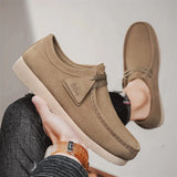 Men's Lightweight Casual Shoes One pair of men's spring/summer outdoor casual running shoes Sizes 39 to 47