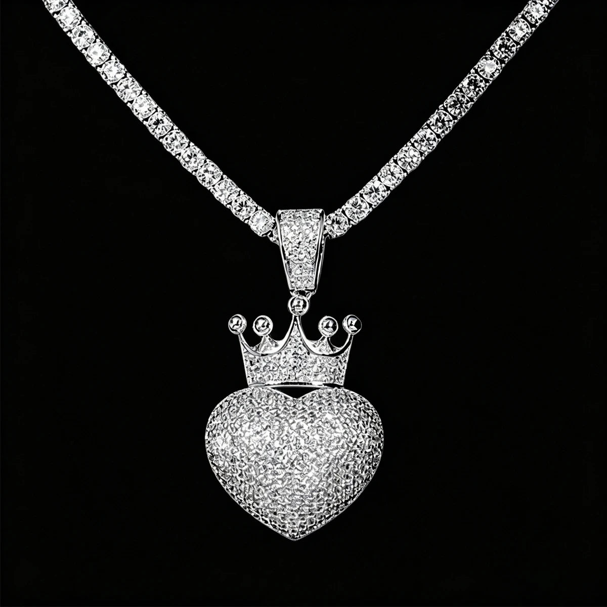 Bling Crown Love Heart Charm Rhinestone Heart Crown Jewelry For Men Women Trendy Rap Accessory Romantic Lovers Fine Jewelry Gifts for Girl Boy Friends Iced Out Crowned Heart Pendant Micro Pave Cubic Zirconia 18K Gold Plated H