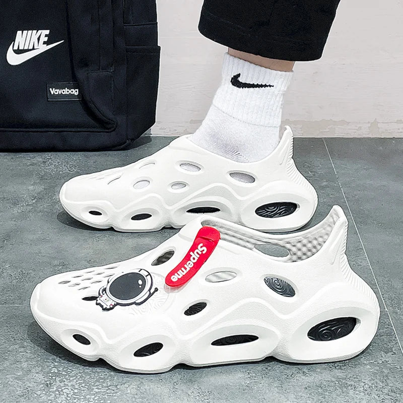 Mens Sandals Summer 2025 New Sports Wearable Durable Beach Clog Shoes Breathable Slip-On Casual Footwear Synthetic Leather