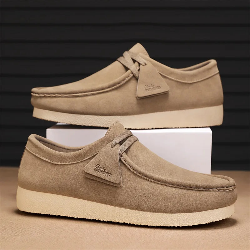 Men's Lightweight Casual Shoes One pair of men's spring/summer outdoor casual running shoes Sizes 39 to 47