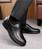 Summer New Men Leather Shoes soft soled Casual Flat Shoes Outdoor Walking shoes Comfort fashion soft leather shoes Loafers