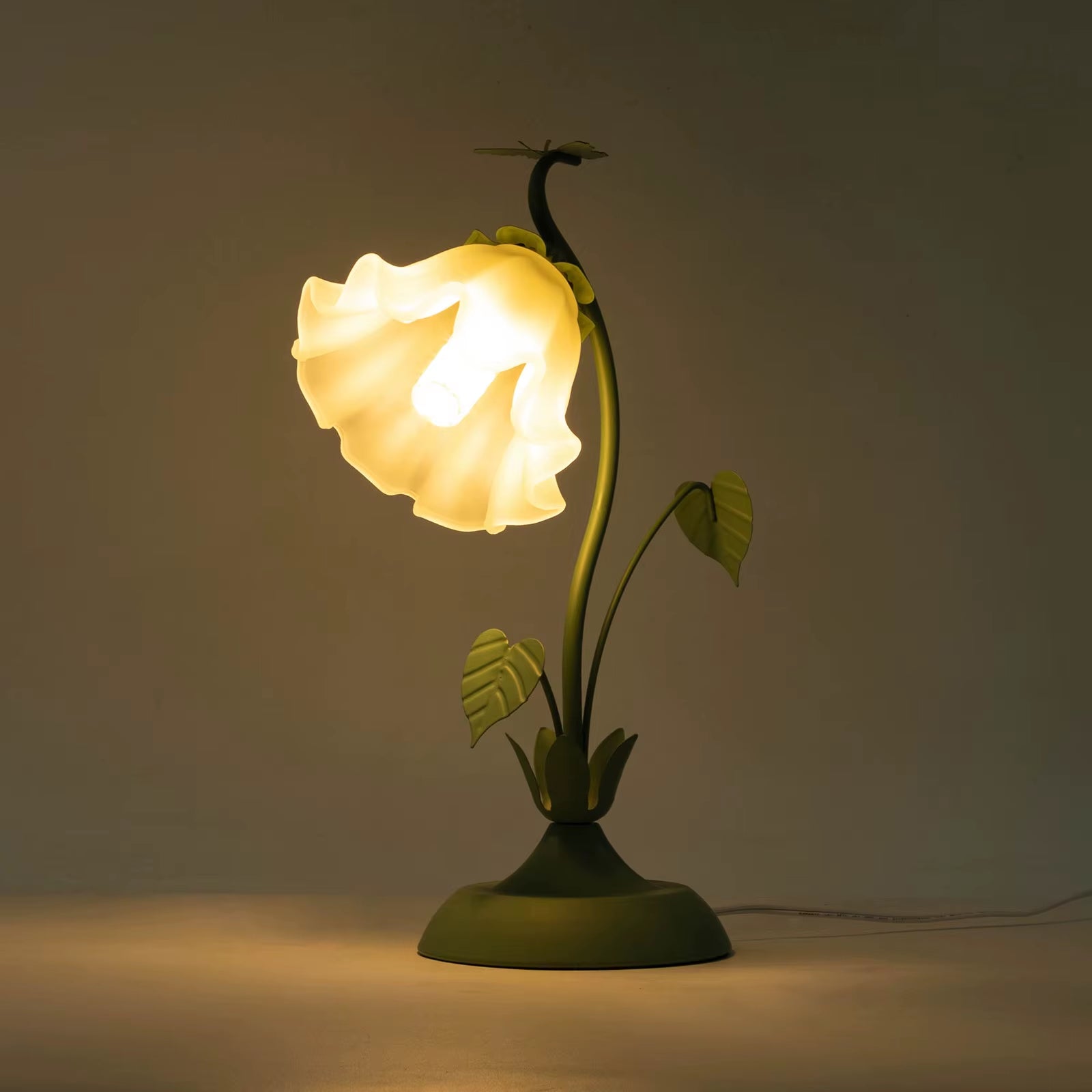 Green Floral Design Acrylic Desk Lamp Retro Bedroom Bedside Lamps Table Light Iron Art Desk Lamp LED Table Light Room Decor